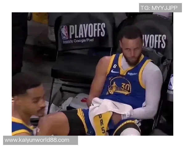 布朗尼被包夹失误库里反击背传希尔德意外失球引发争议