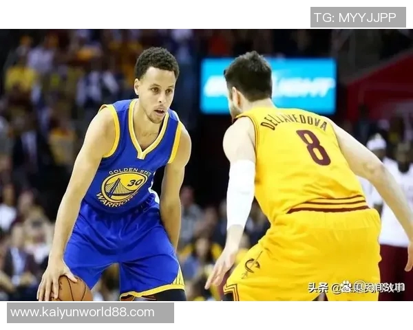 科尔盛赞库里在球队中的核心地位一切战术围绕他展开