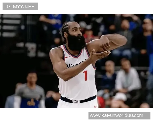 哈登半场表现中规中矩8投3中贡献12分3篮板3助攻正负值7