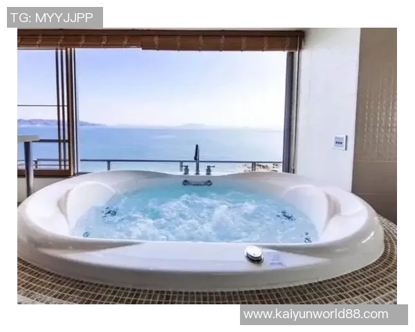 女主持调侃按摩浴缸情趣皮尔斯幽默回应家中无此奢侈品